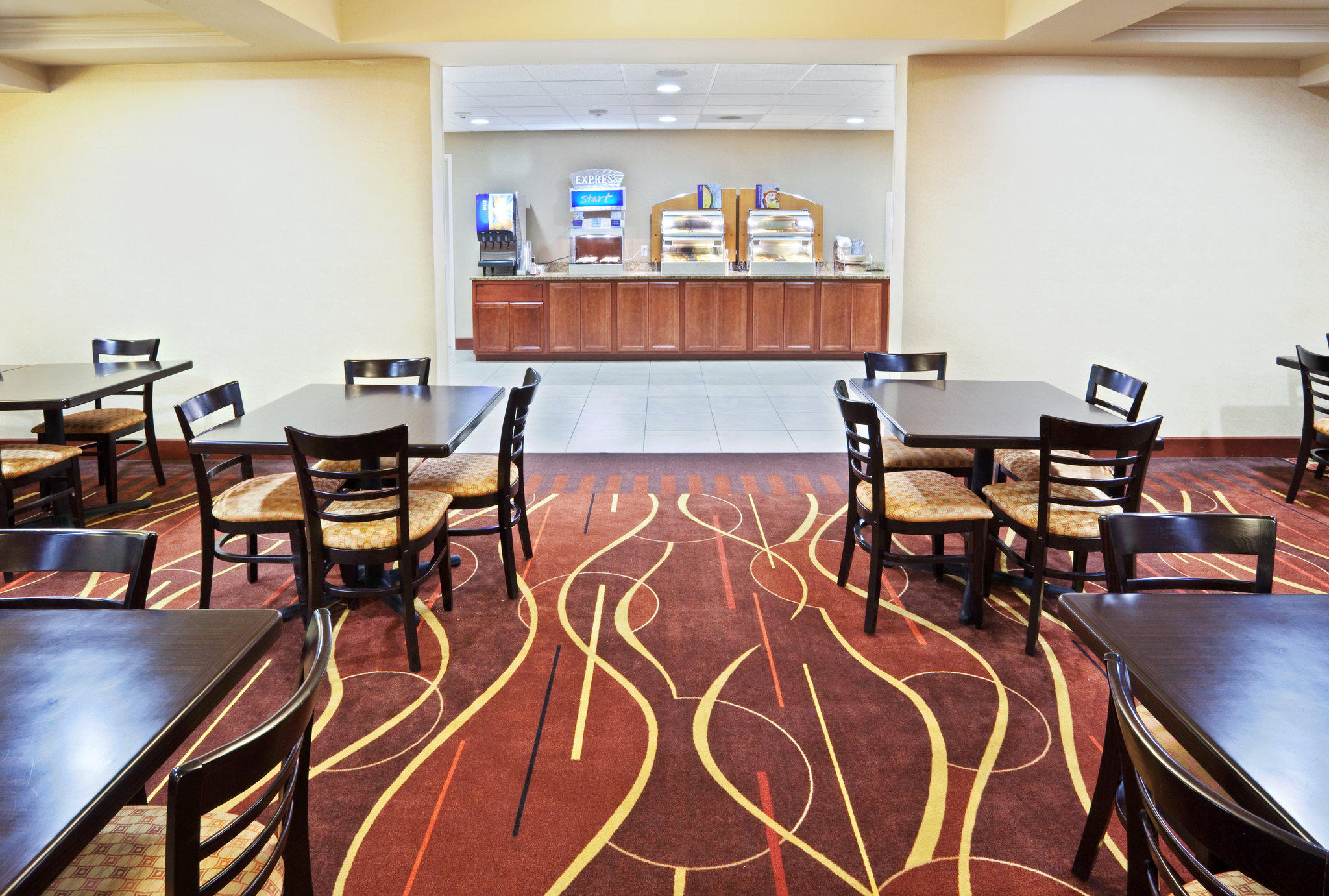 Holiday Inn Express & Suites Sumner - Puyallup Area Photo