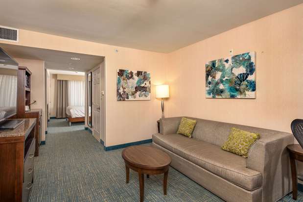 Images Hilton Garden Inn Overland Park