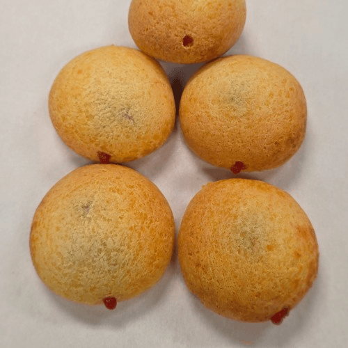 Guava-Filled Pandebono - Pandebono Con Guava