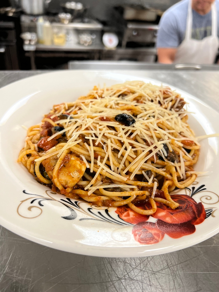 Spaghetti Puttanesca Lunch