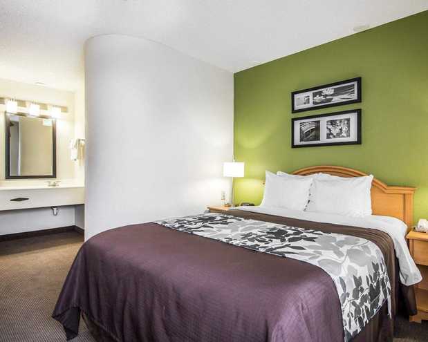 Images Sleep Inn & Suites Airport