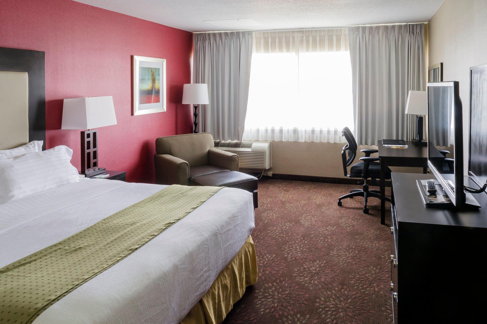 Holiday Inn Big Rapids Photo