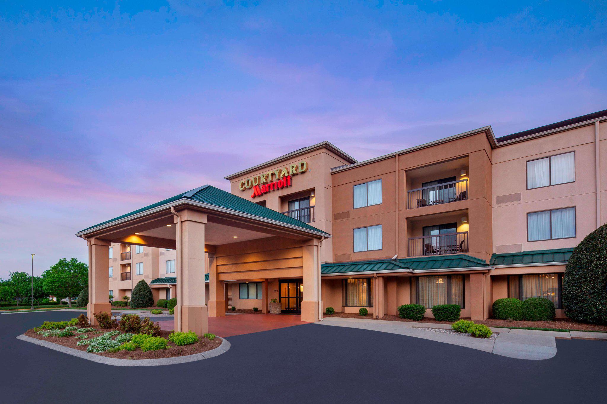 Courtyard by Marriott Bowling Green Convention Center Photo