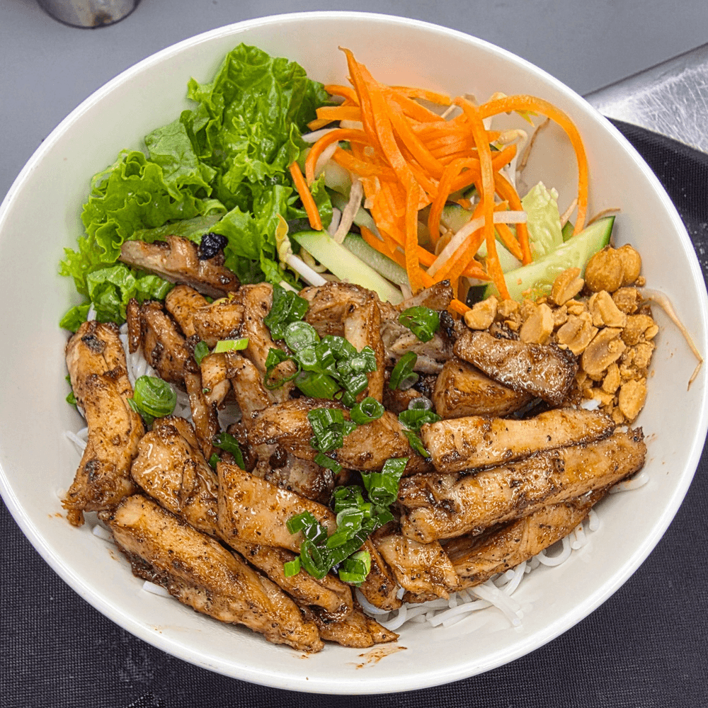 D2. Bún Thịt Gà Nướng / Grilled Chicken Vermicelli