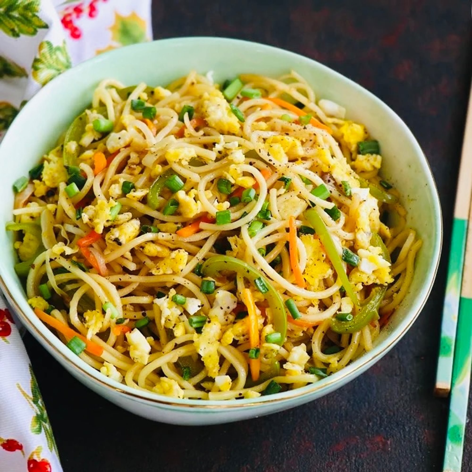 Family Pack - Egg Hakka Noodles
