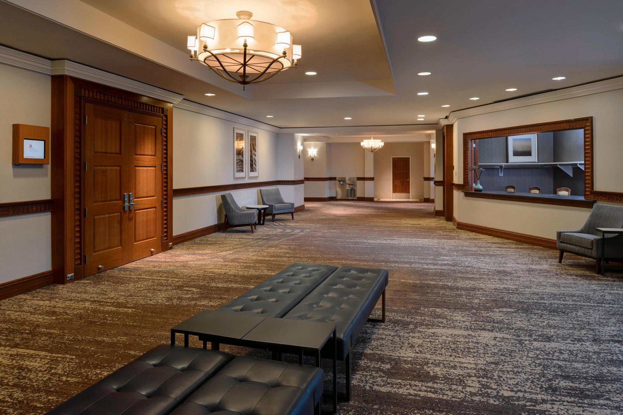 Newport News Marriott at City Center Photo