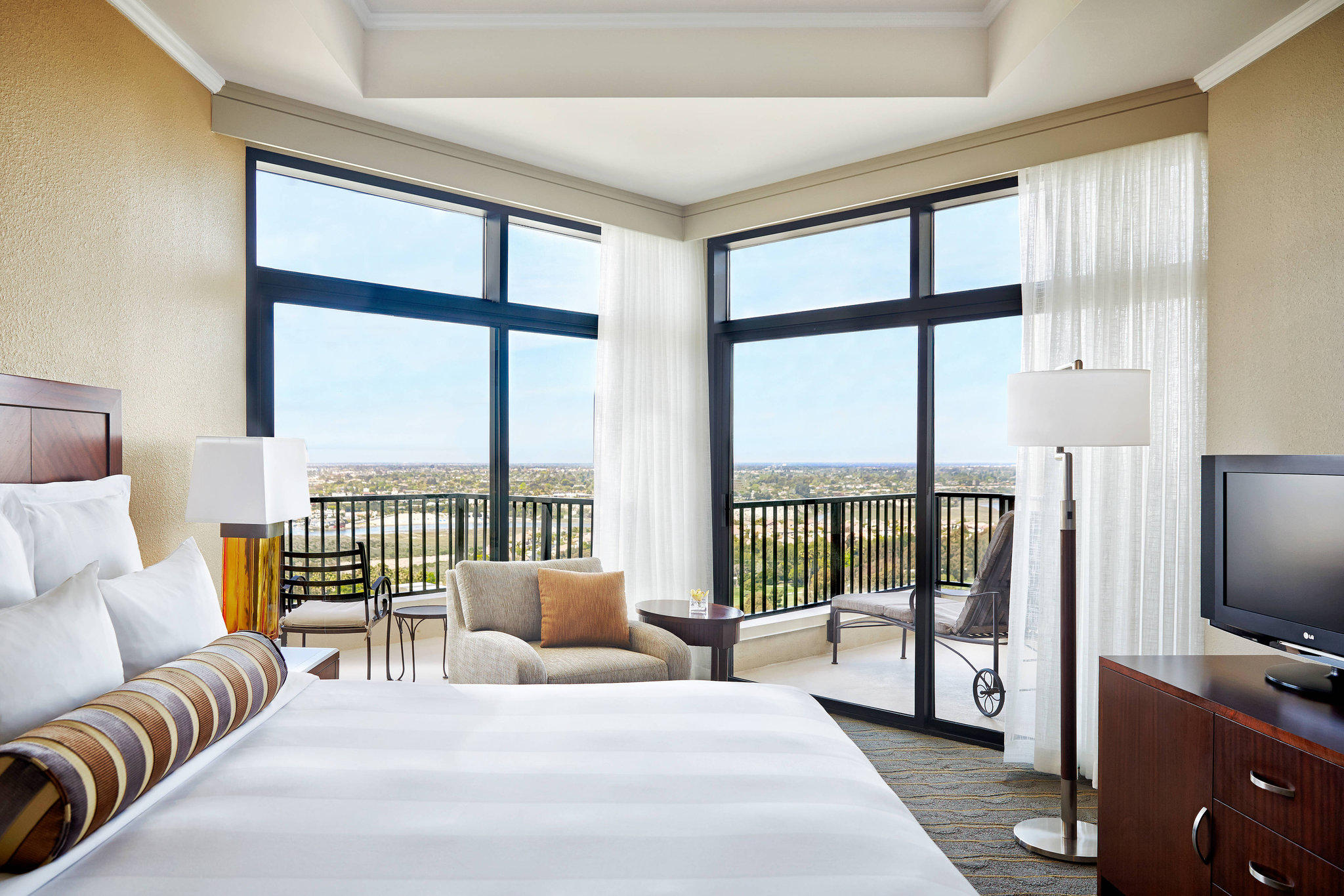 Newport Beach Marriott Hotel & Spa Photo