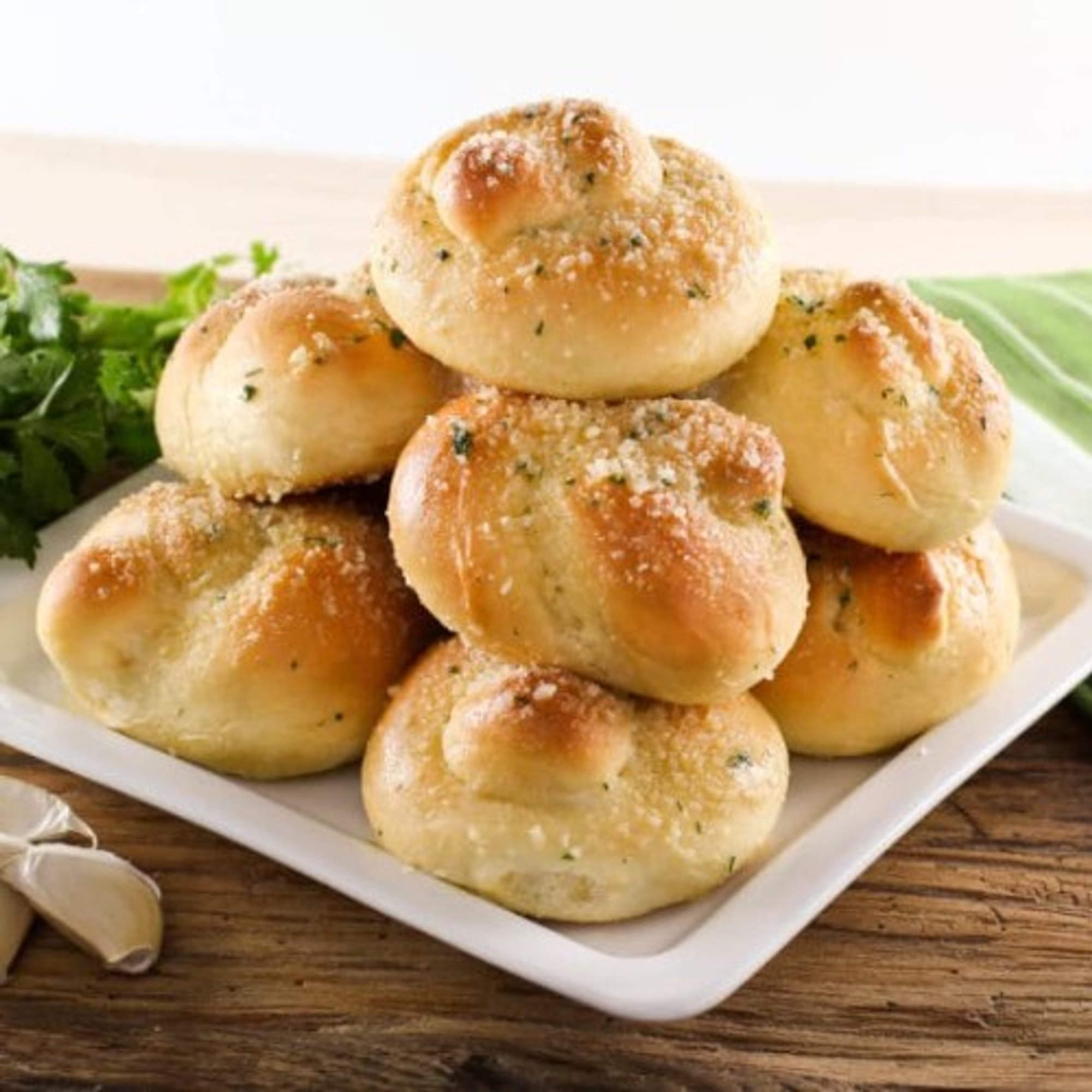 Dino’s Famous Garlic Rolls