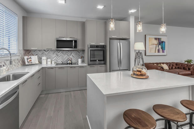 Images Camden Grandview Apartments and Townhomes