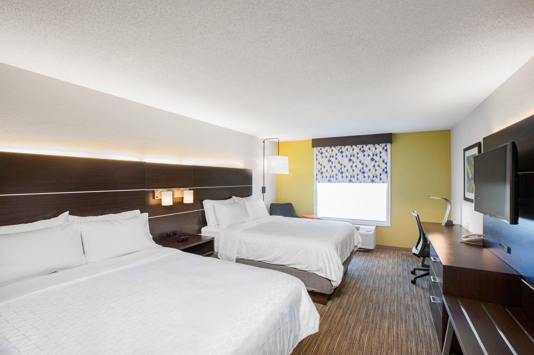 Holiday Inn Express & Suites Altoona-Des Moines Photo