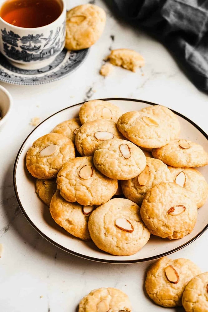 Almond Cookies (6 PCS)