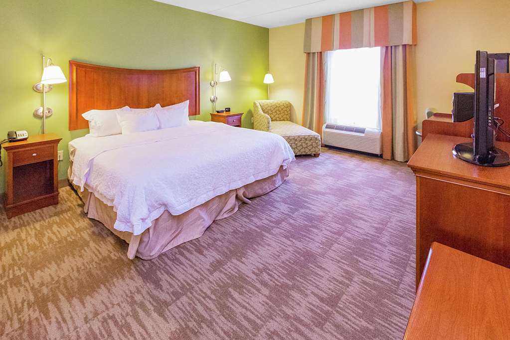 Hampton Inn & Suites Blairsville Image