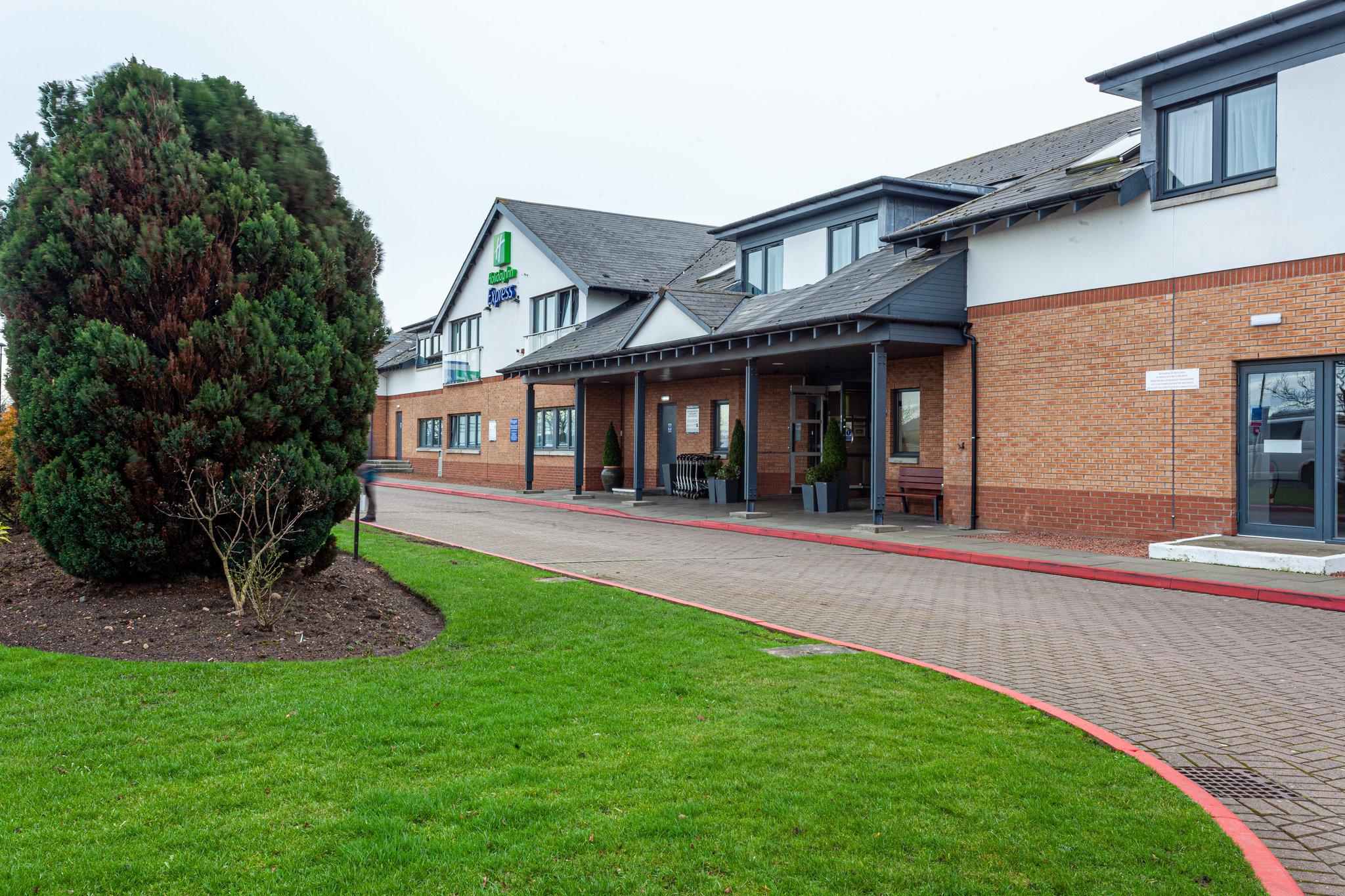 Holiday Inn Express Edinburgh Airport Hotels in Newbridge EH28 8AU