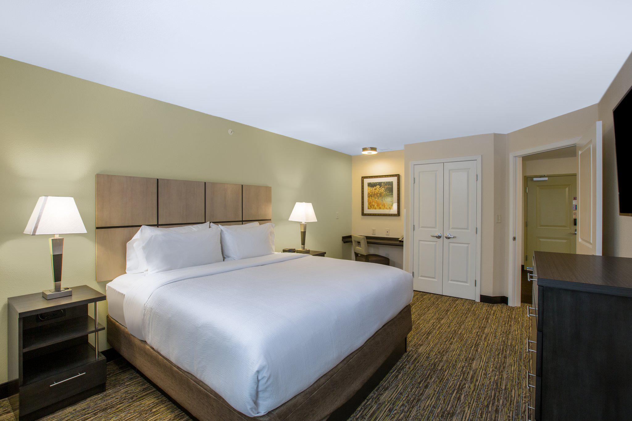 Candlewood Suites Omaha - Millard Area Photo