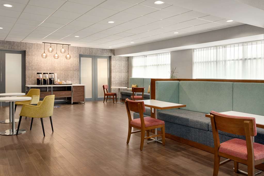 Hampton Inn St. Louis-Columbia Image