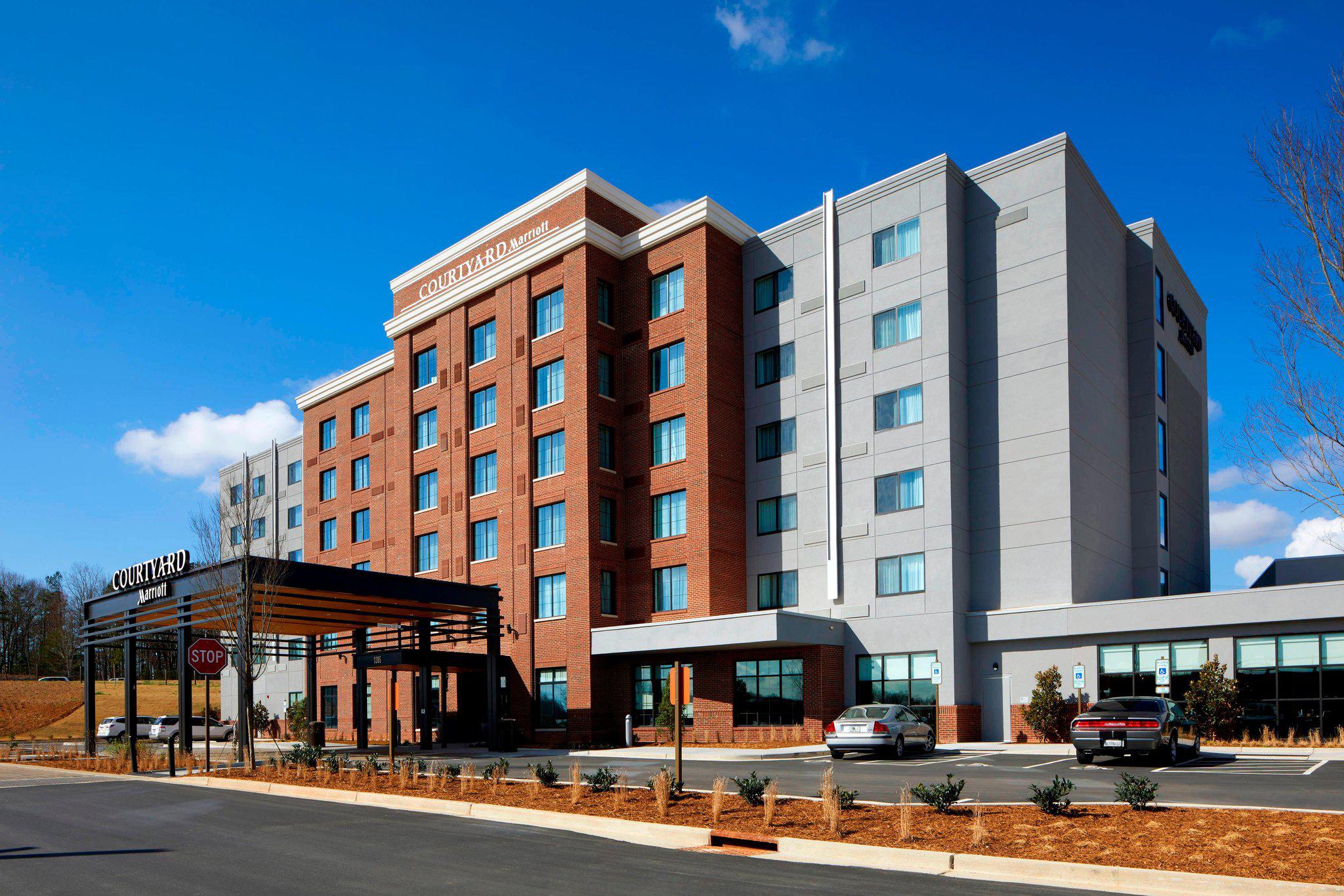 Courtyard by Marriott Charlotte Fort Mill, SC Photo