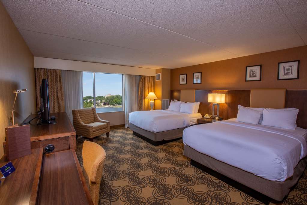 DoubleTree by Hilton Hotel Bay City - Riverfront Image
