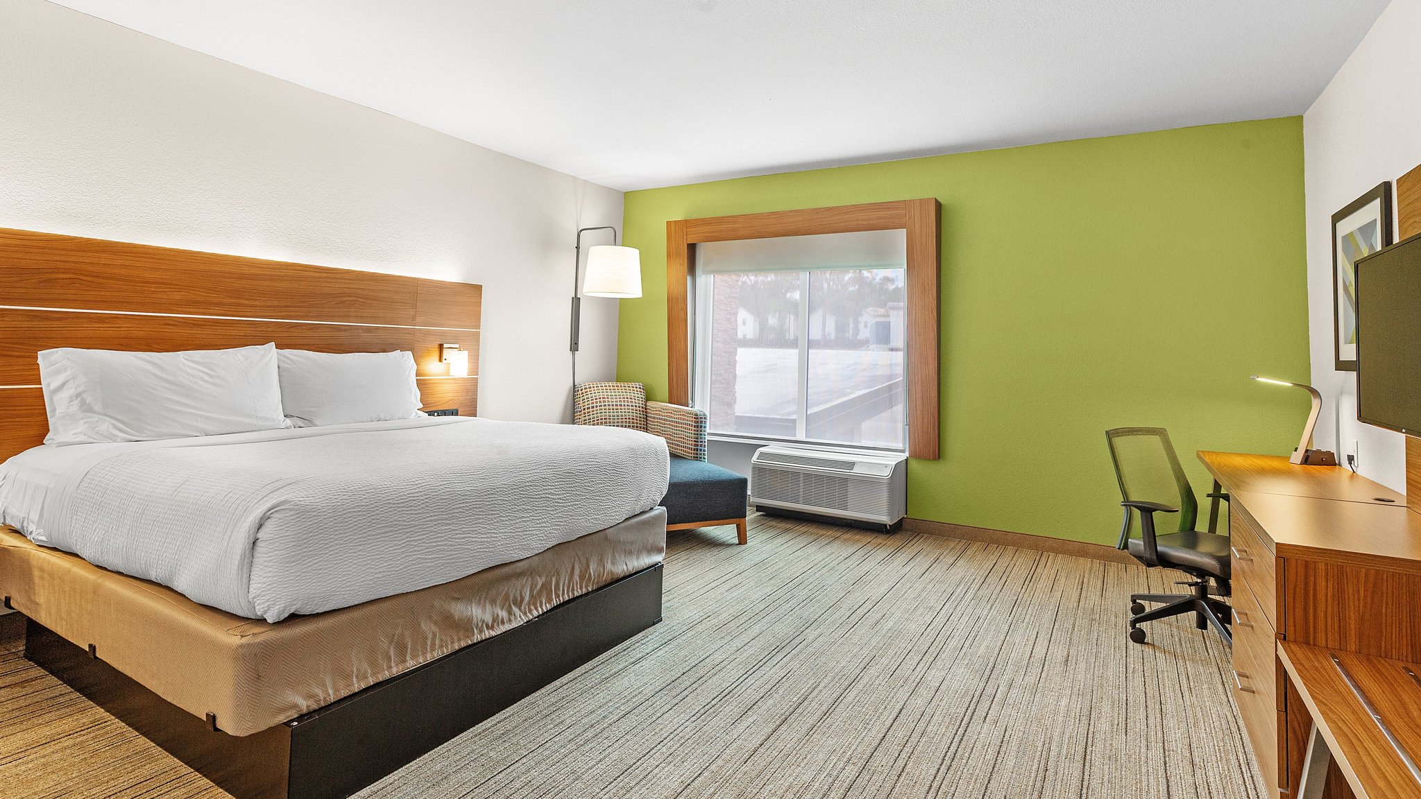Holiday Inn Express & Suites Mobile - University Area by IHG Image