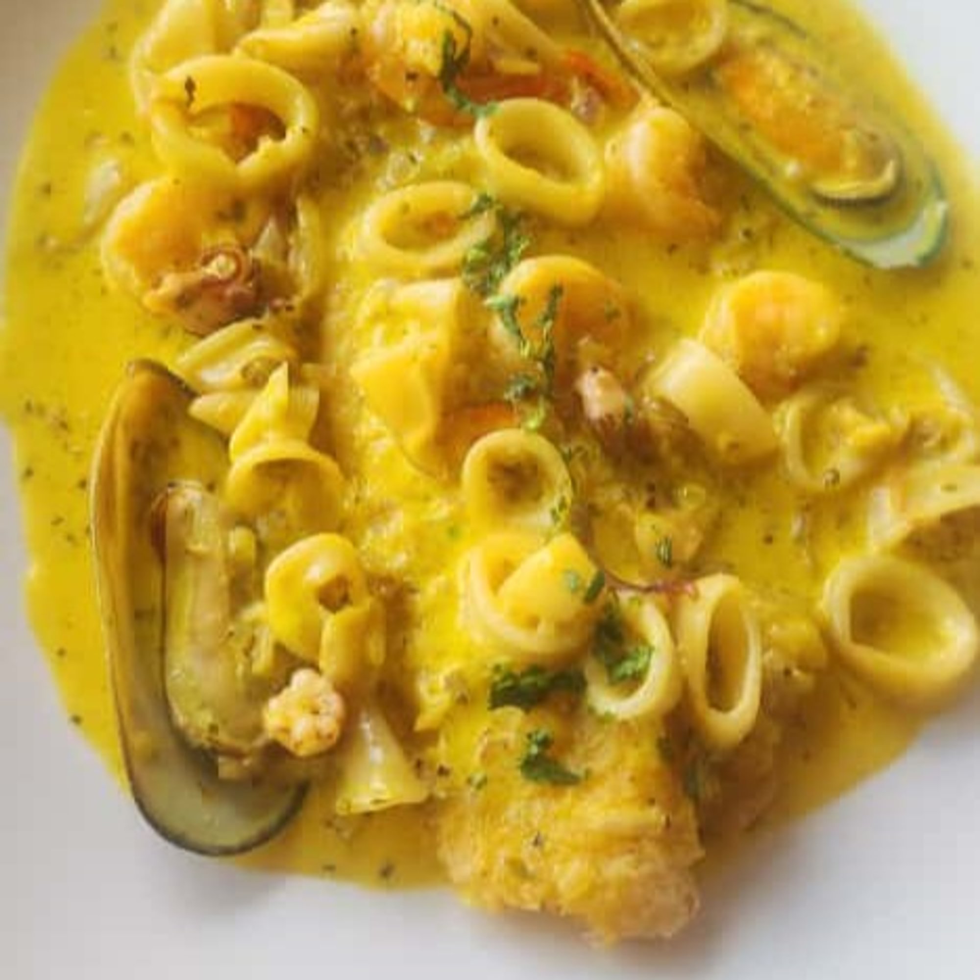 Pescado en Salsa De Mariscos