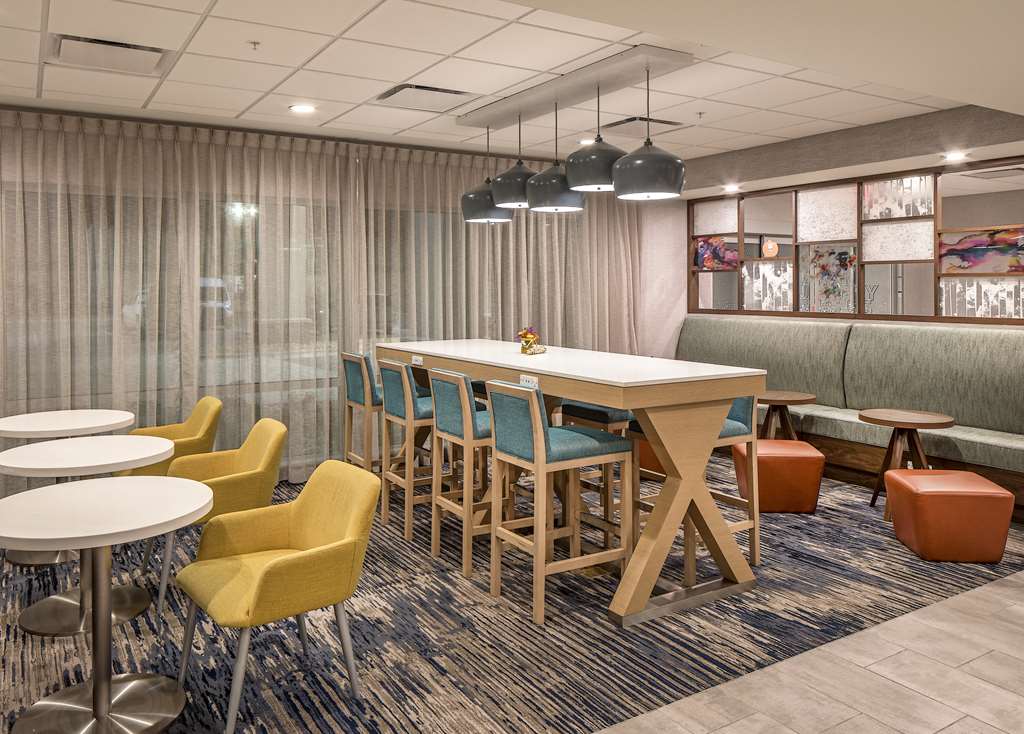 Hampton Inn Columbus NE Image