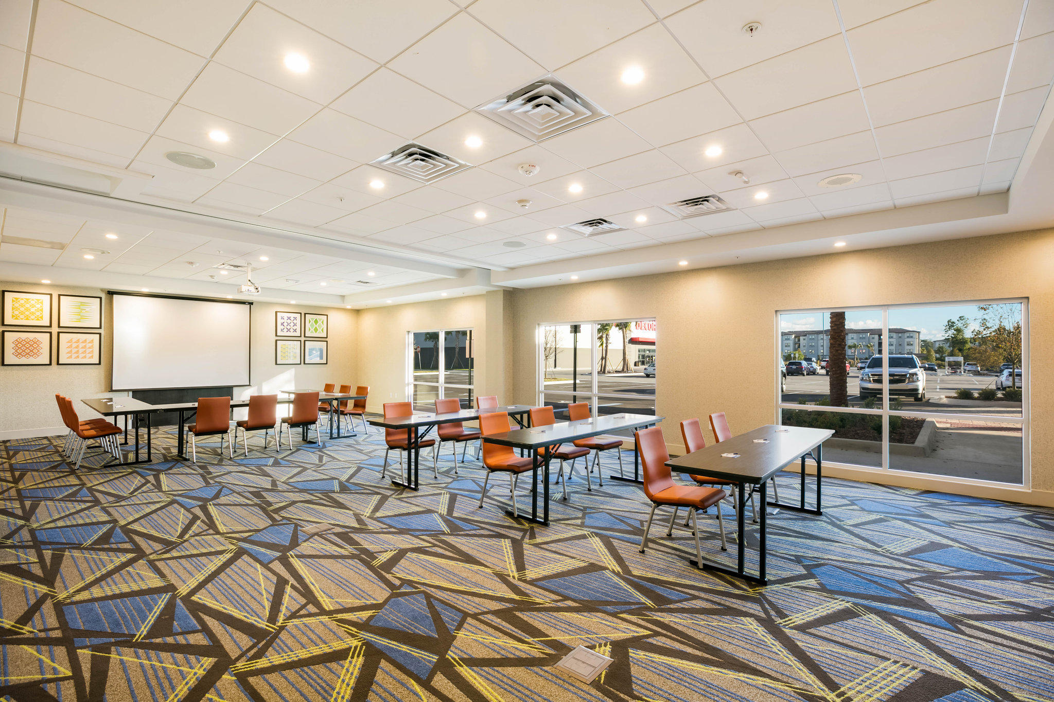 Holiday Inn Express & Suites Jacksonville - Town Center Photo