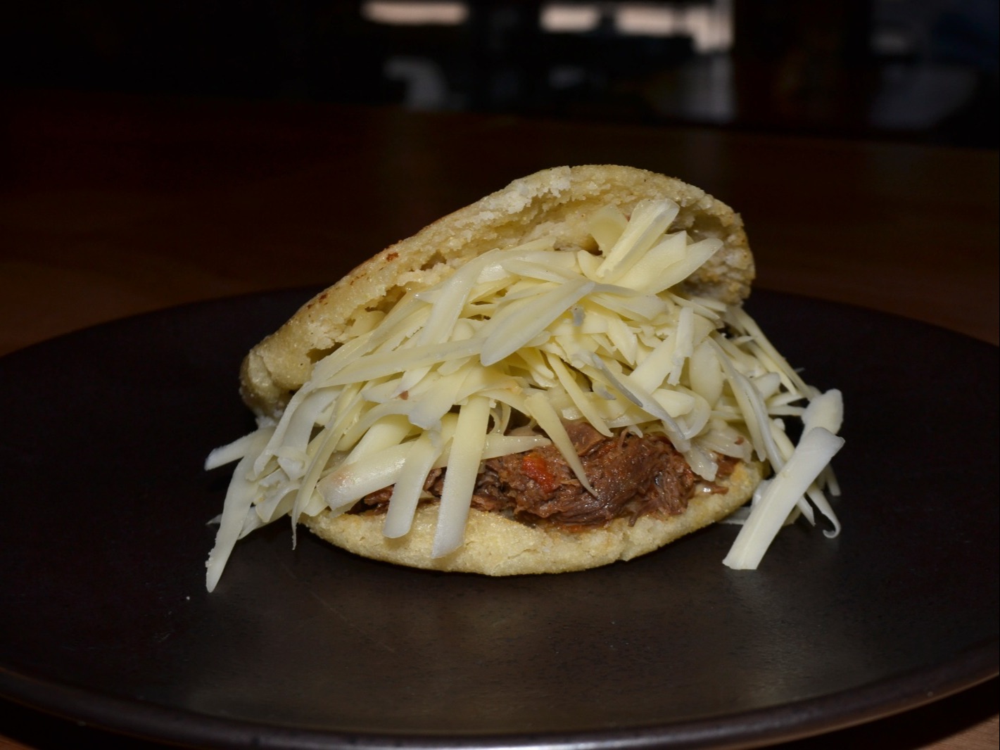 Beef & Cheese Arepa / Arepa Pelúa