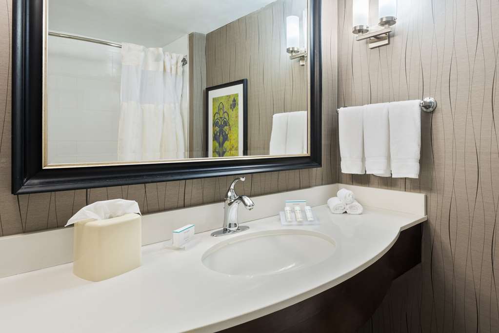 Hilton Garden Inn Westbury Image