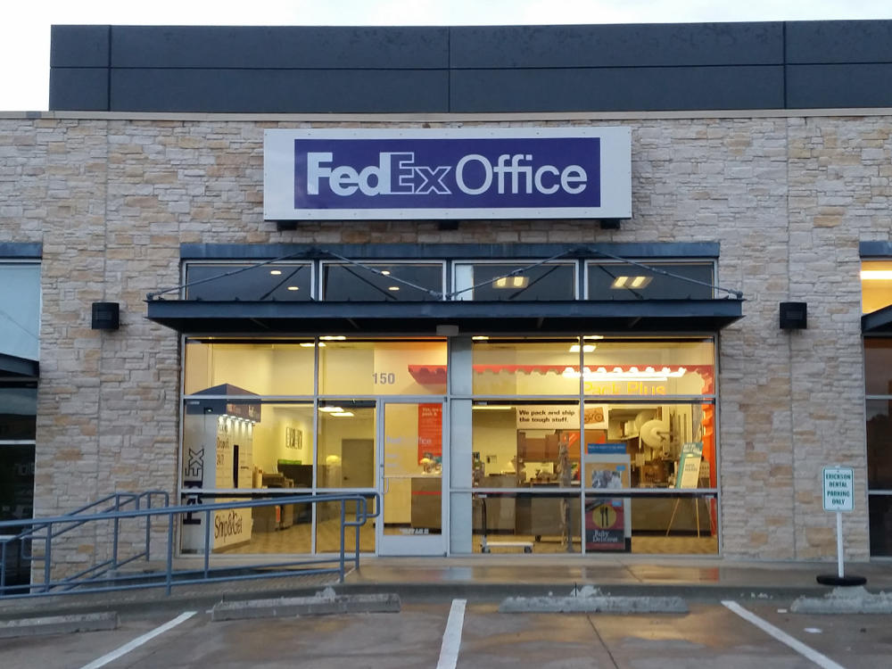 FedEx Office Print & Ship Center Photo