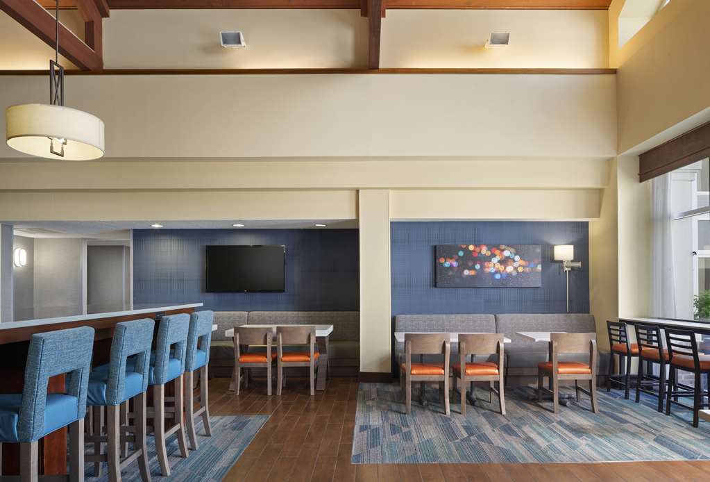 Hampton Inn & Suites Newport News (Oyster Point) Image