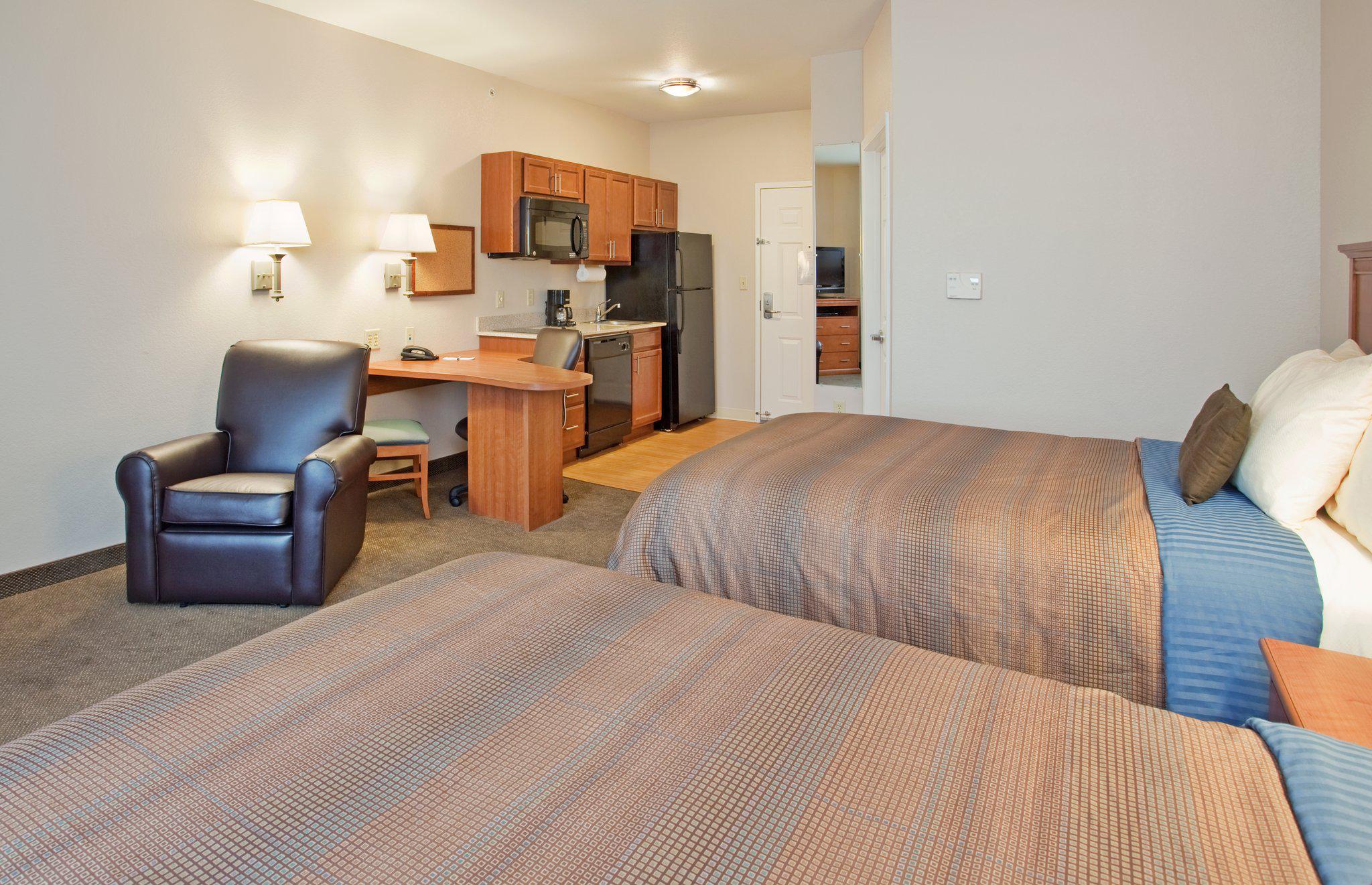 Candlewood Suites Kansas City Northeast Photo