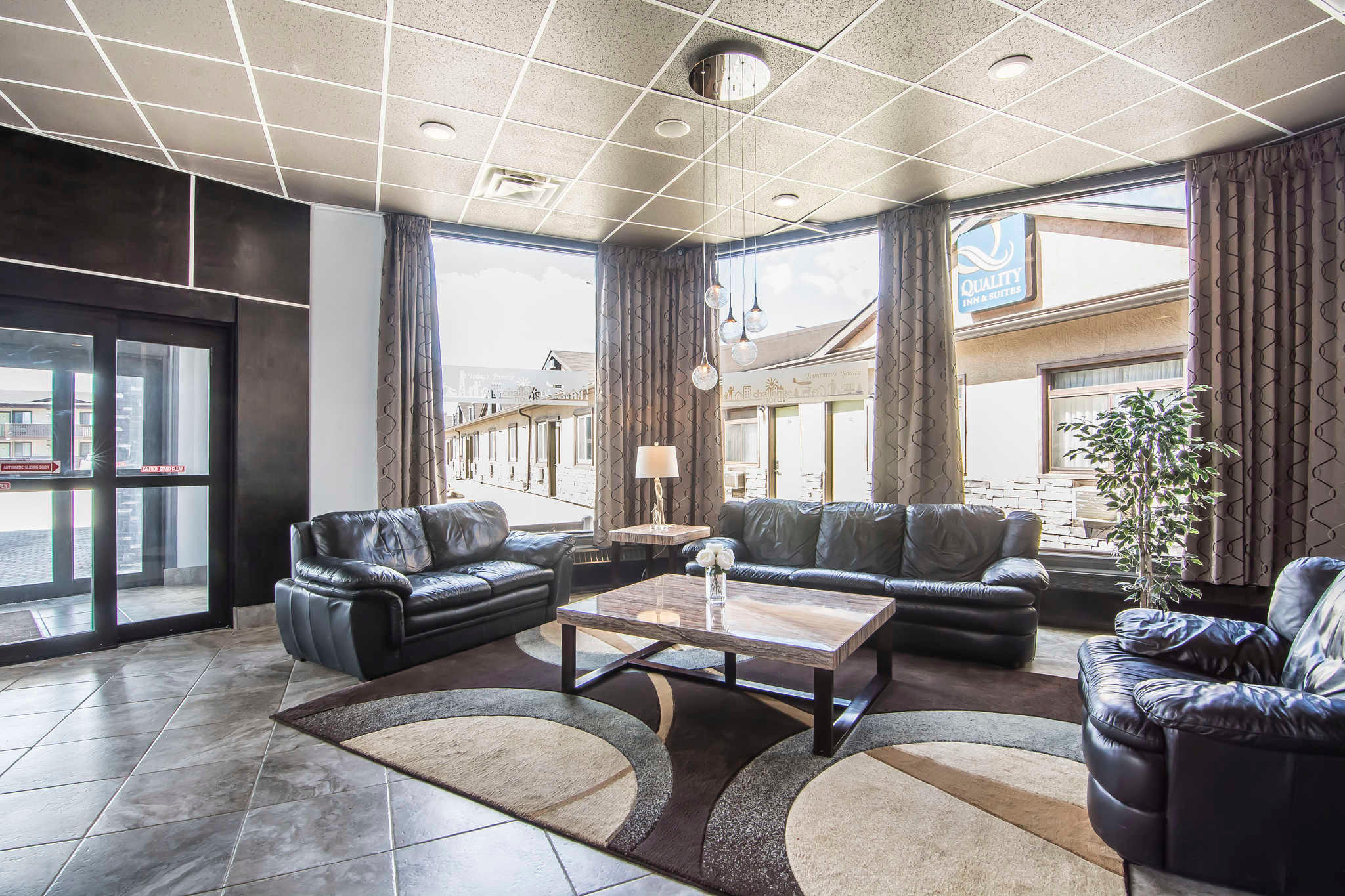 Images Quality Inn & Suites