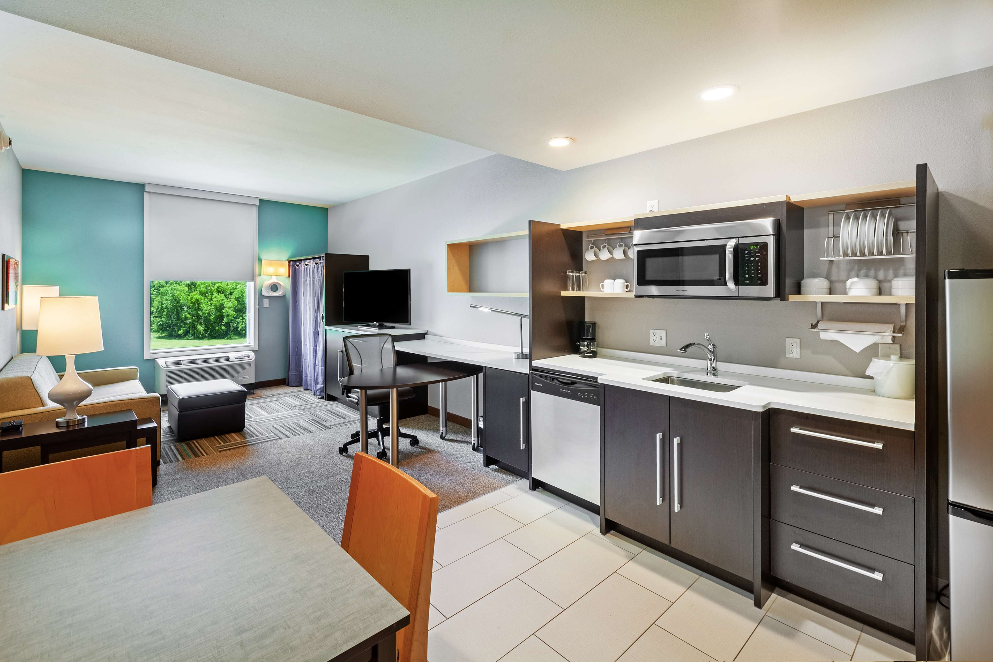 Home2 Suites By Hilton Gonzales Photo