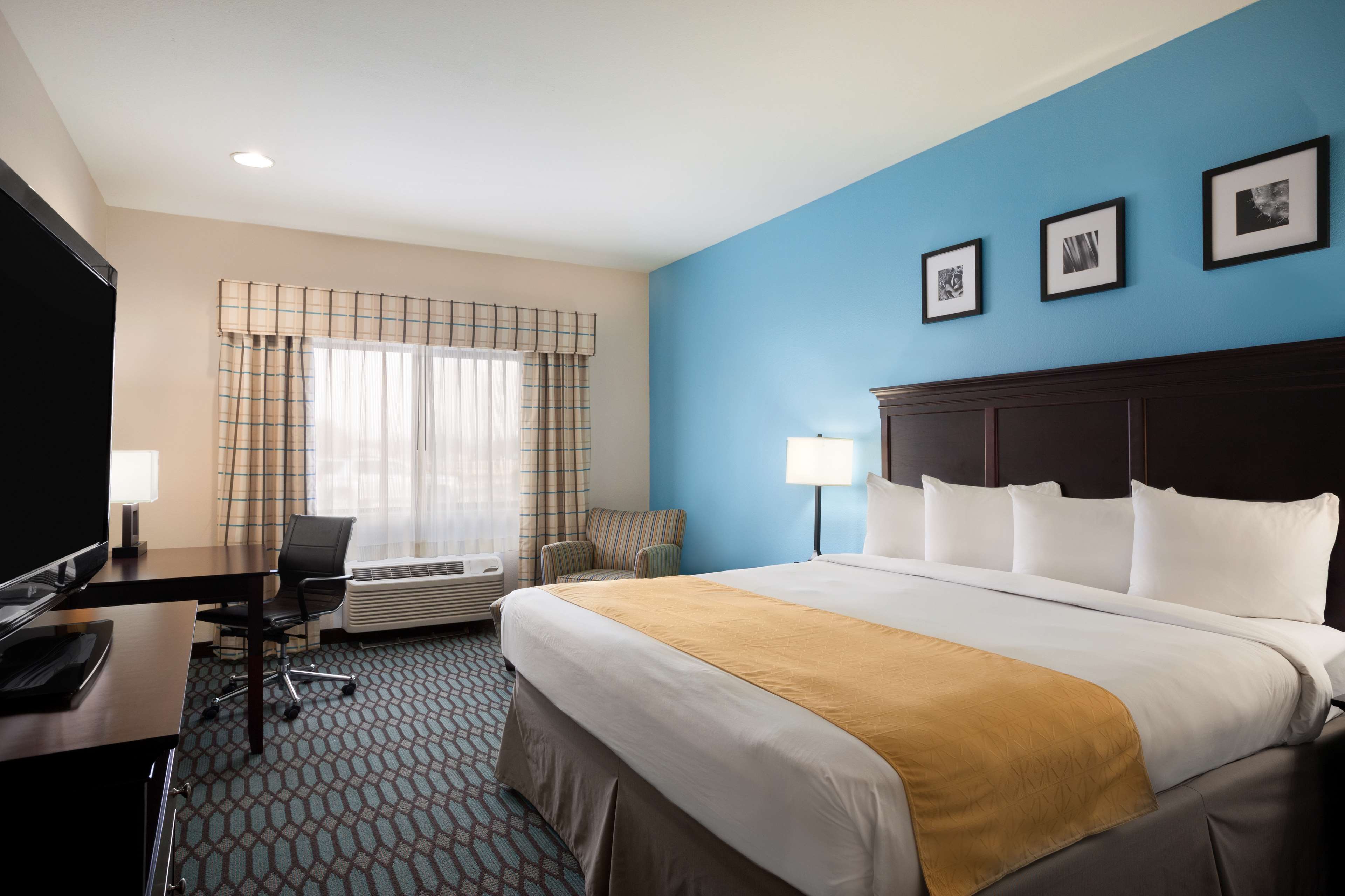 Country Inn & Suites by Radisson, Lubbock, TX Photo