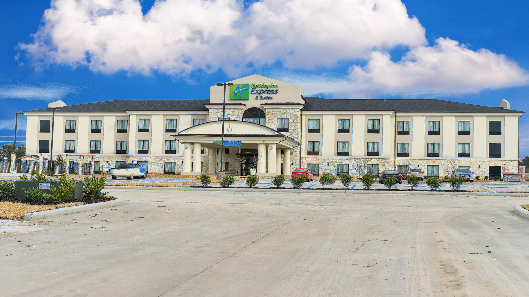 Holiday Inn Express & Suites Cuero Photo