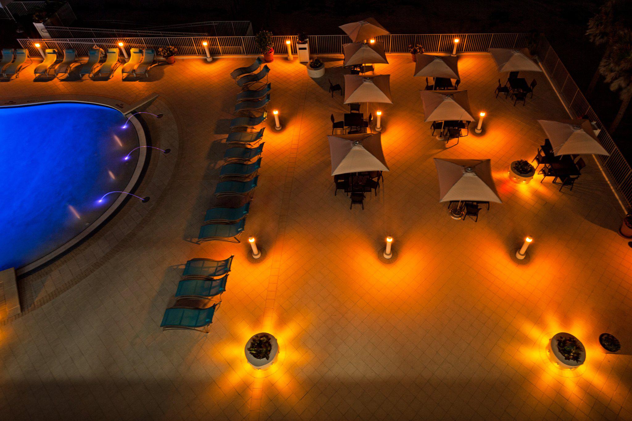 Holiday Inn Express & Suites Panama City Beach - Beachfront Photo