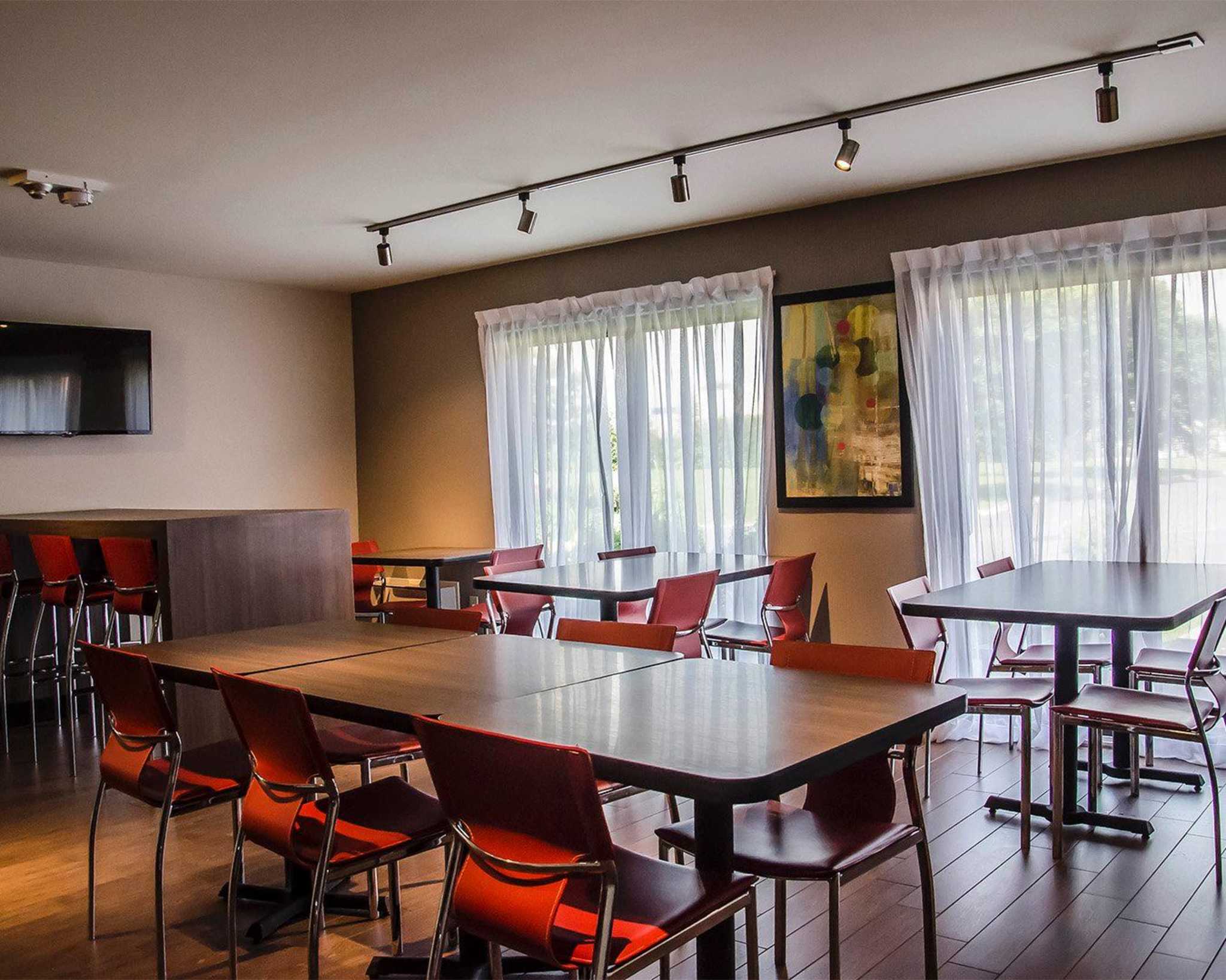 Images Comfort Inn South Shore