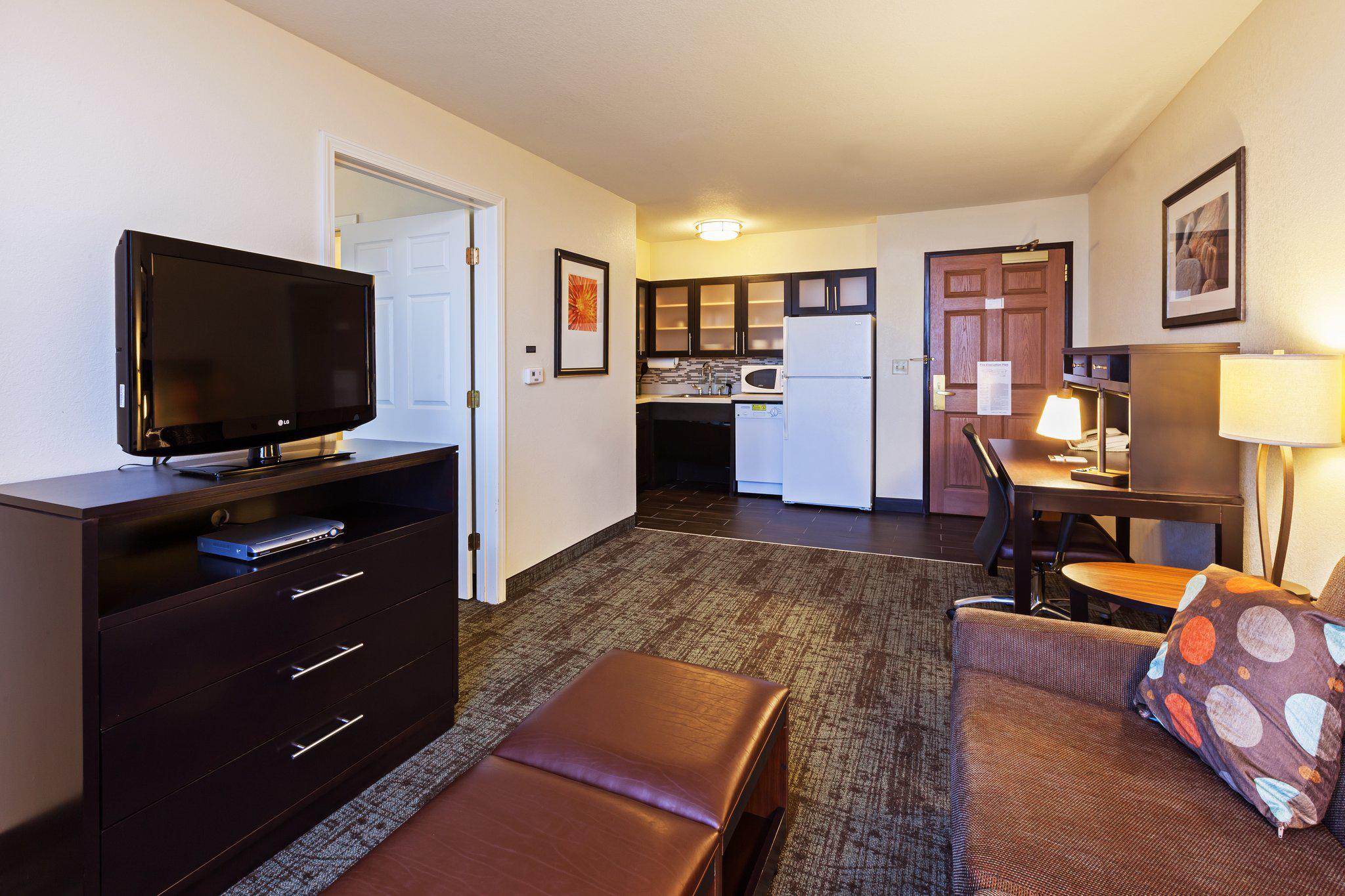 Staybridge Suites Tulsa-Woodland Hills Photo