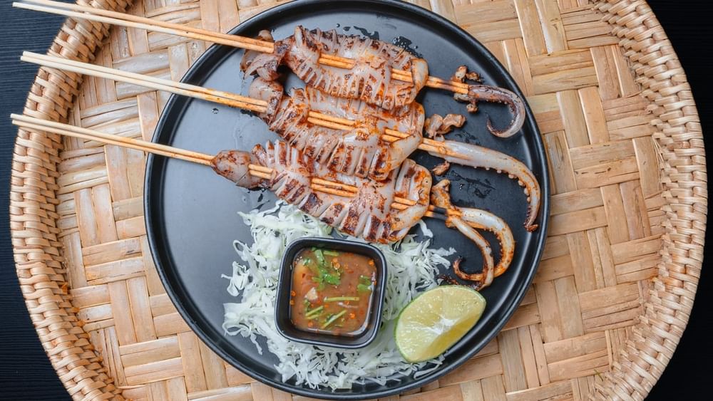 Night Market Squid ປີ້ງປາມືກ