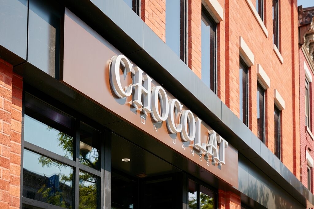 Images Chocolat on James