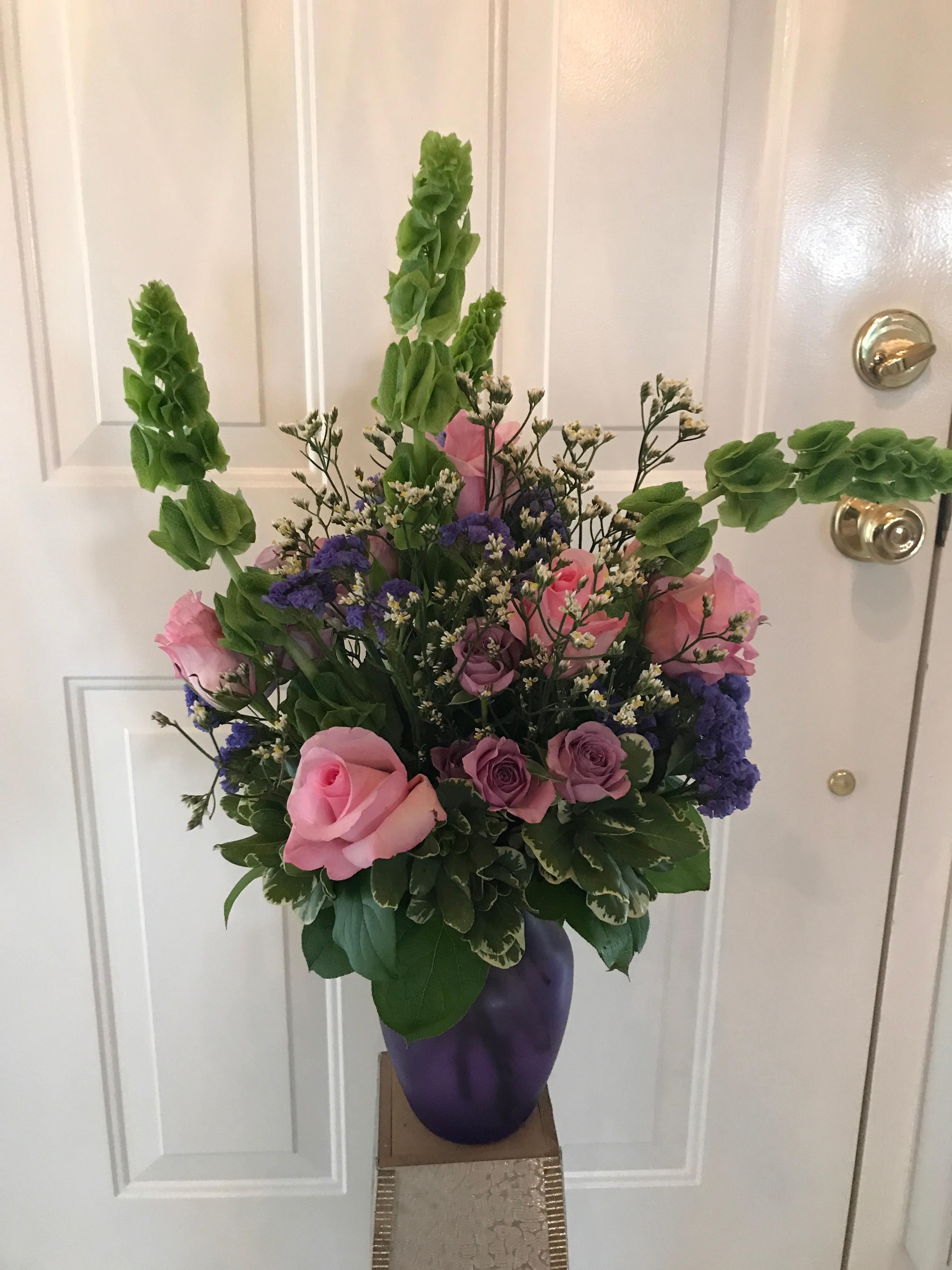 EM Floral EXPRESSIONS Logo