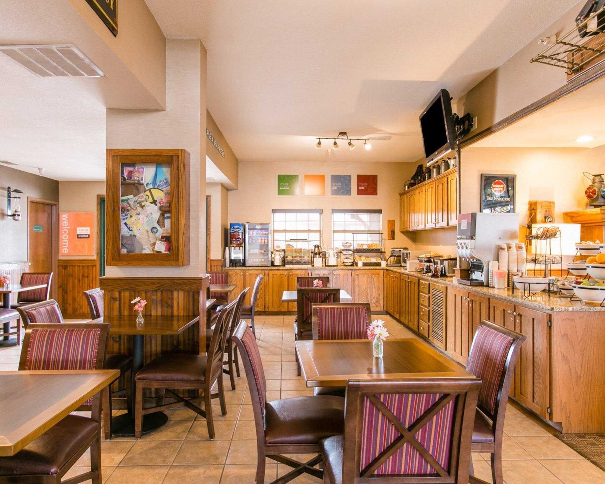 Comfort Inn Sedalia Station 3600 West Broadway Sedalia Mo Hotels