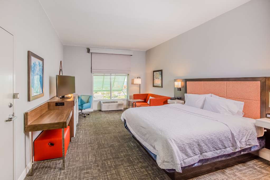 Hampton Inn Pensacola Beach Image