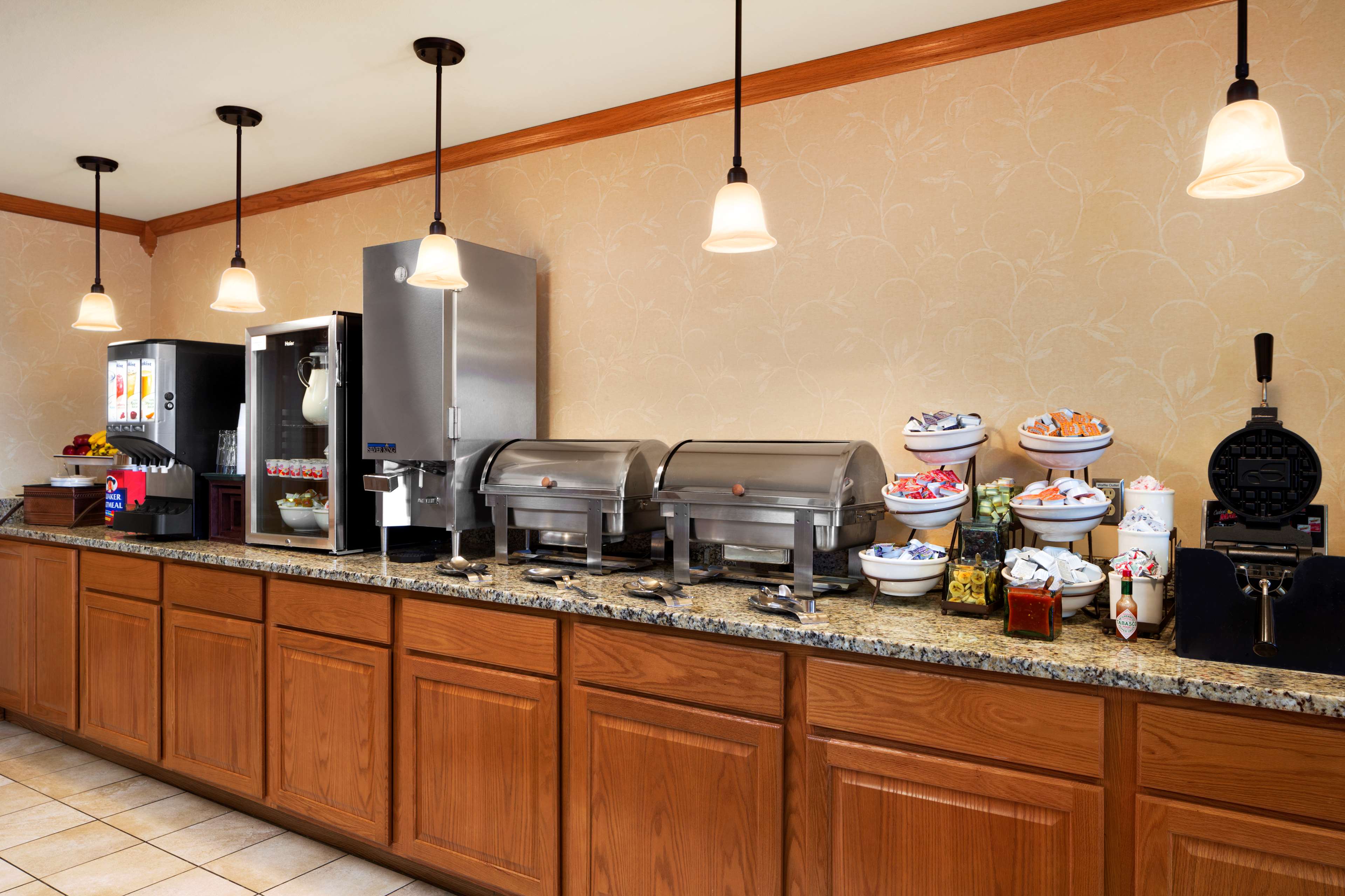 Country Inn & Suites by Radisson, Kenosha, WI Photo