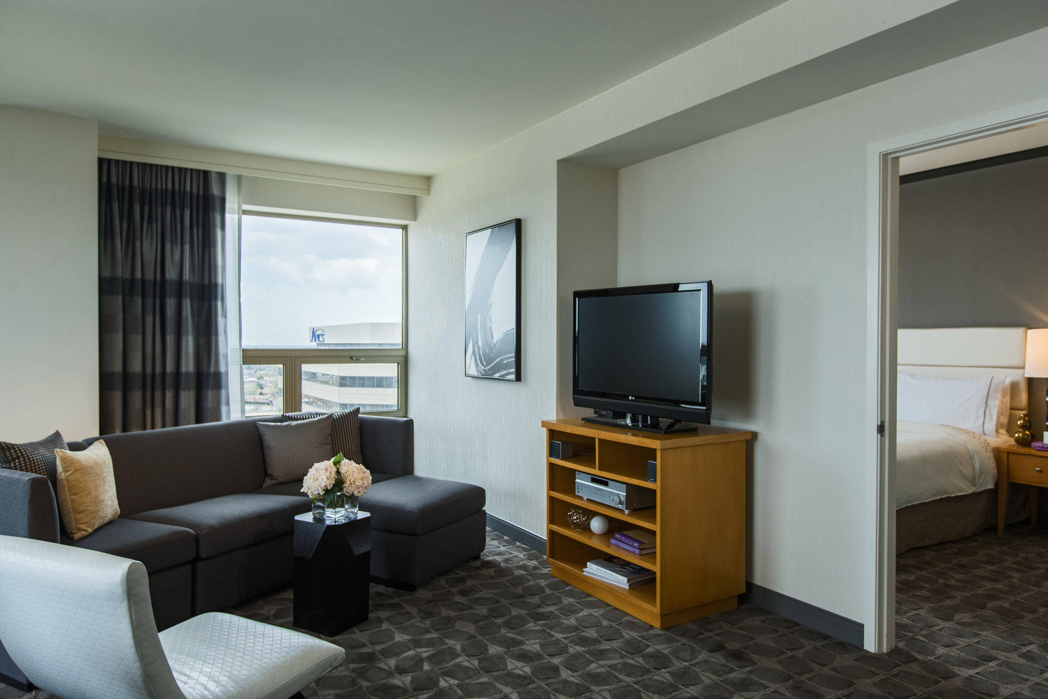 Renaissance Chicago O'Hare Suites Hotel Photo