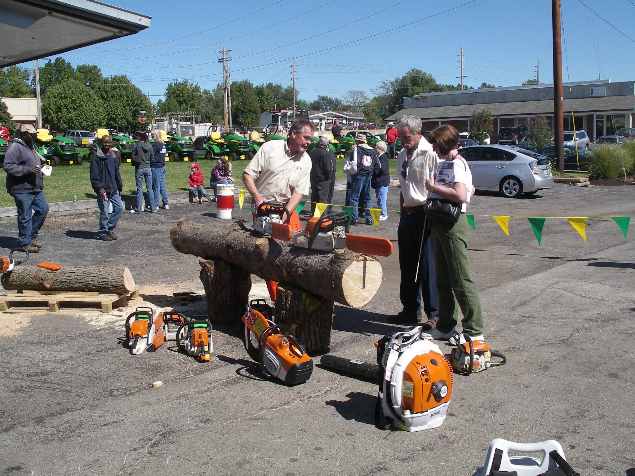 Art's Lawn Mower Shop Inc. Photo