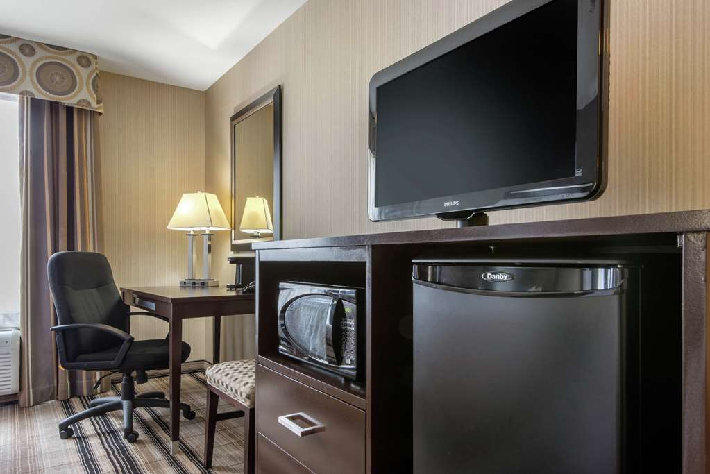 Hampton Inn Meadville Image