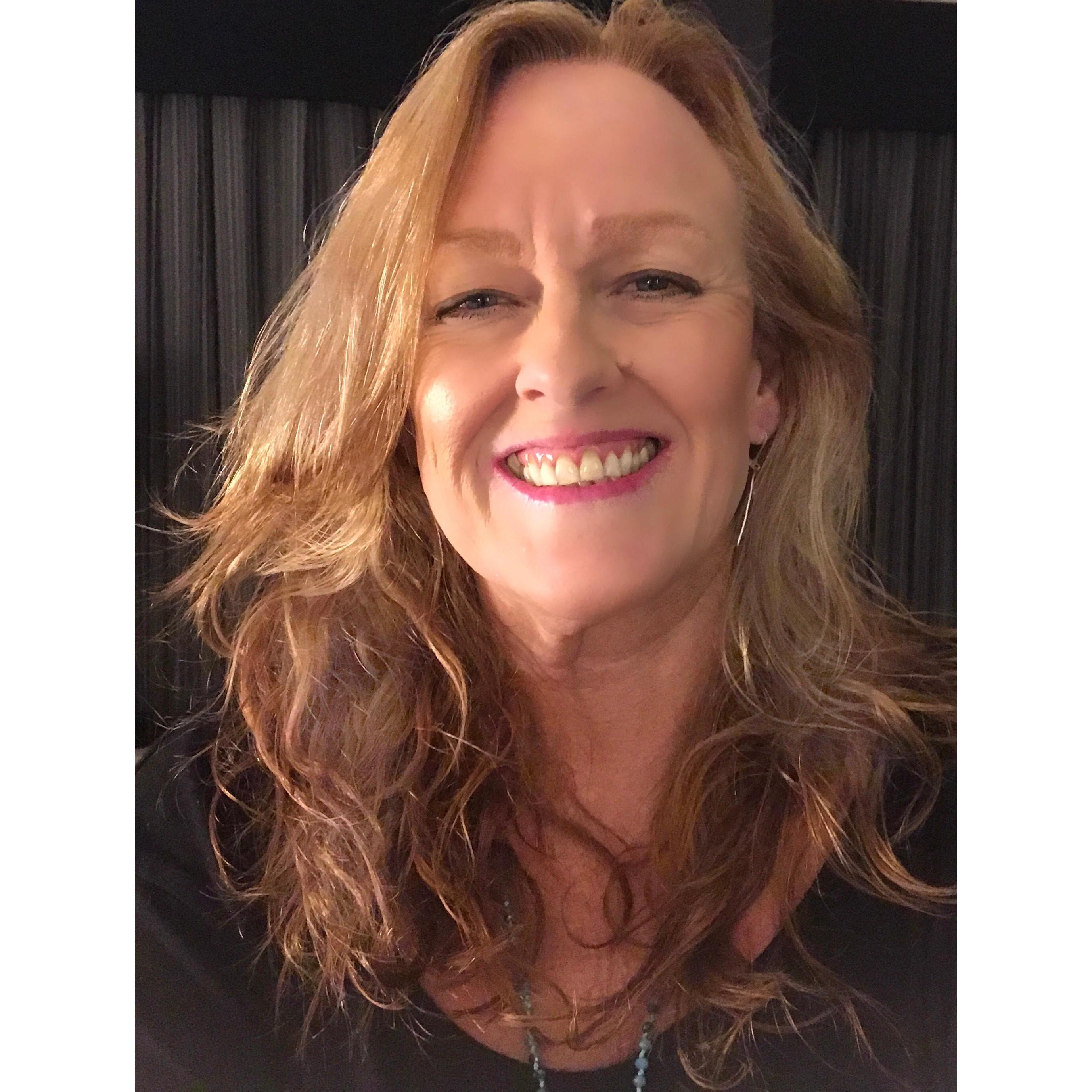 Foxy Farm Designs Logo