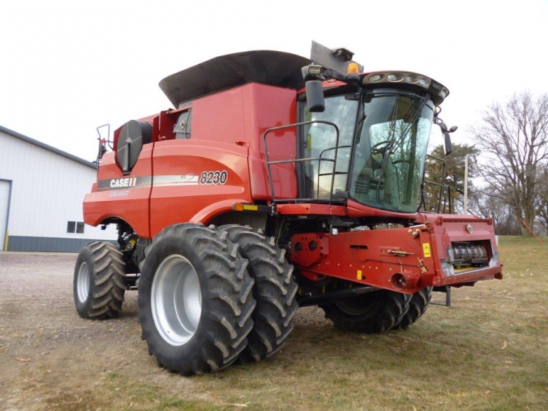 2014 Case IH 8230