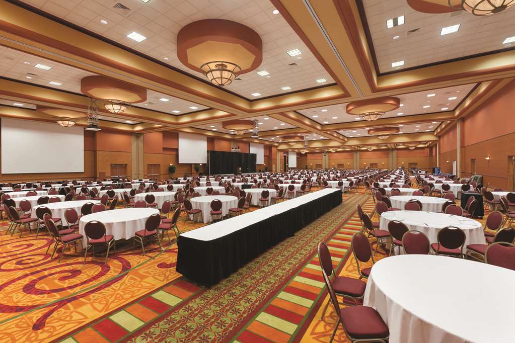 Embassy Suites by Hilton Omaha La Vista Hotel & Conference Center Image