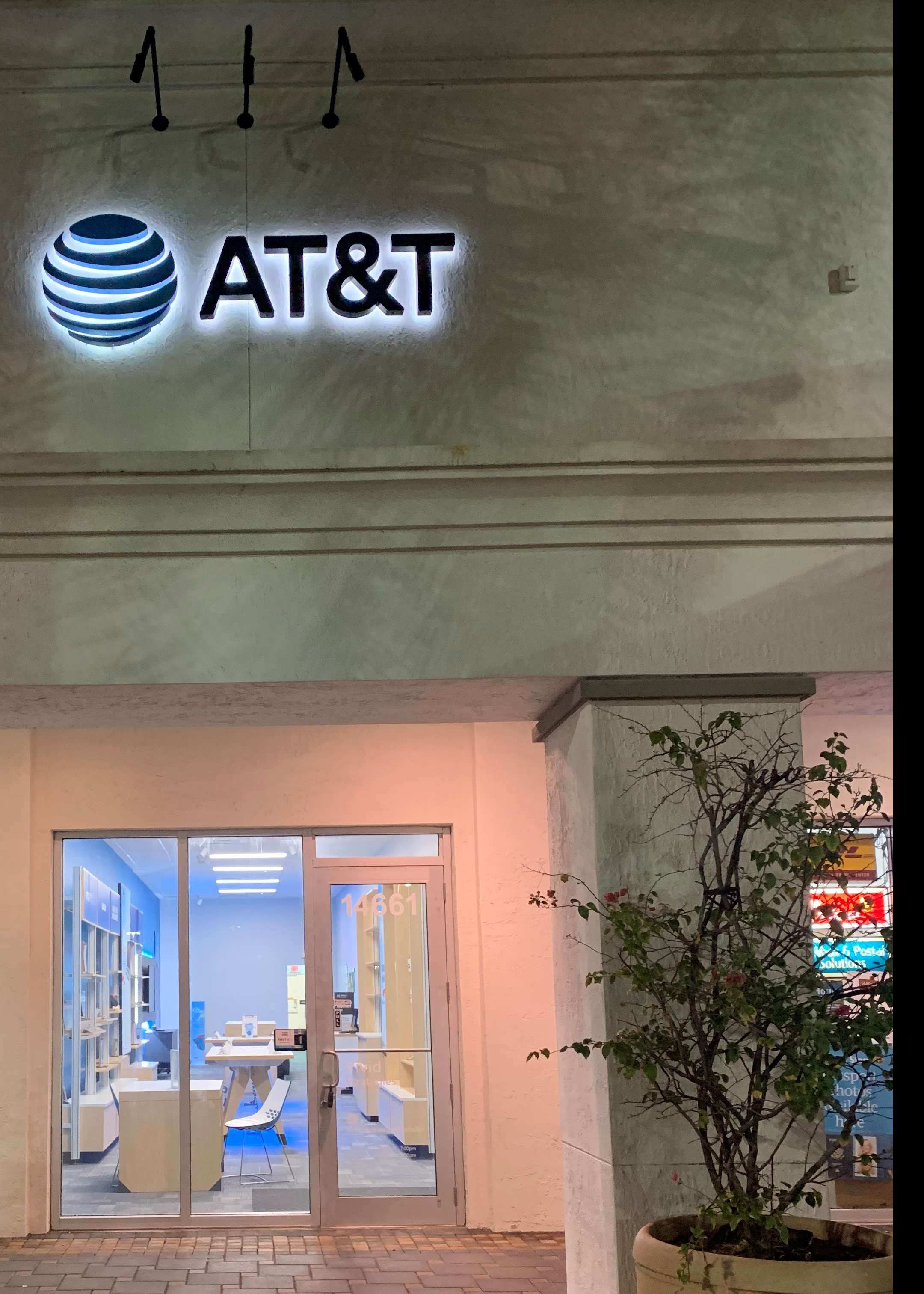 AT&T Store Photo